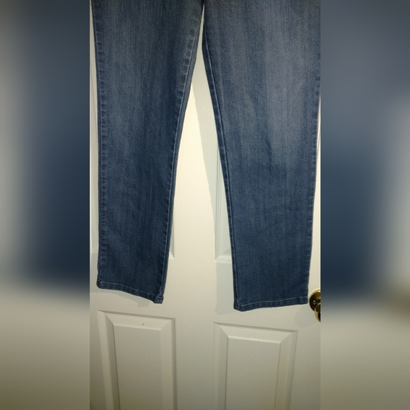 Gloria Vanderbilt Jeans - Picture 3 of 6